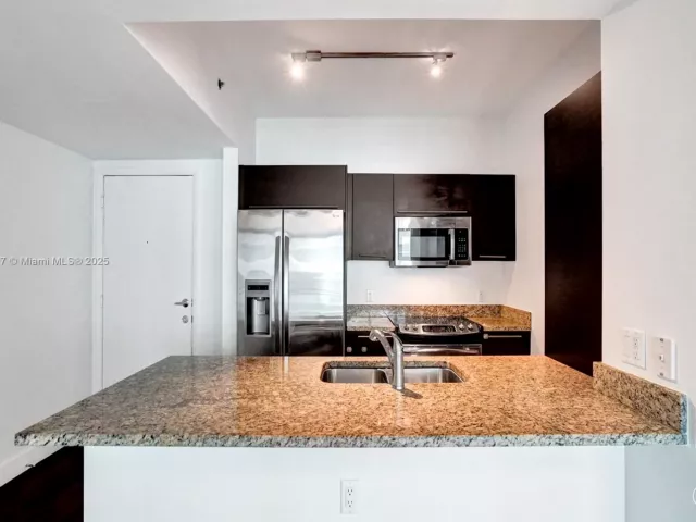 Продажа квартиры #1704 - фото 6600772