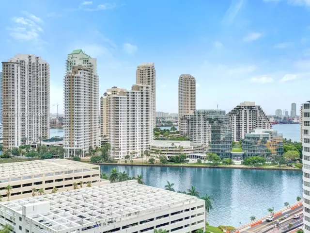 Продажа квартиры #1704 - фото 6600778