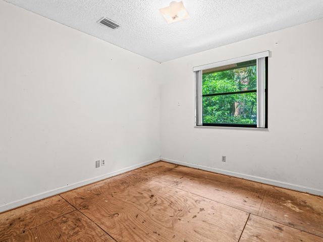 Продажа дома по адресу 77 NW 5th Avenue - фото 6593753