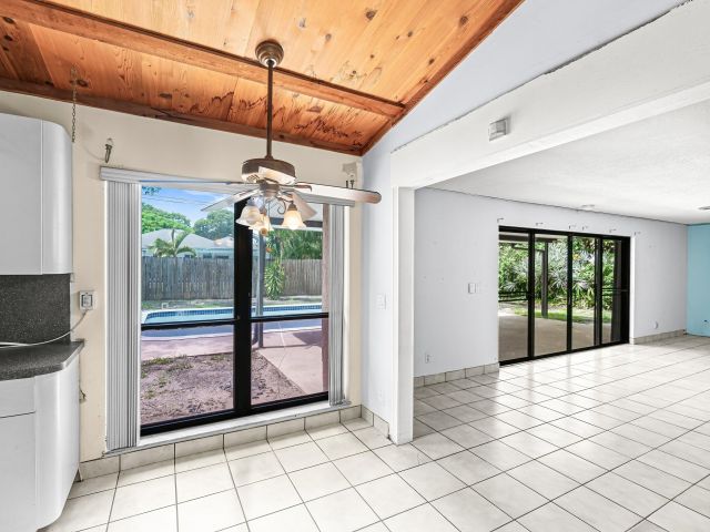 Продажа дома по адресу 77 NW 5th Avenue - фото 6593757