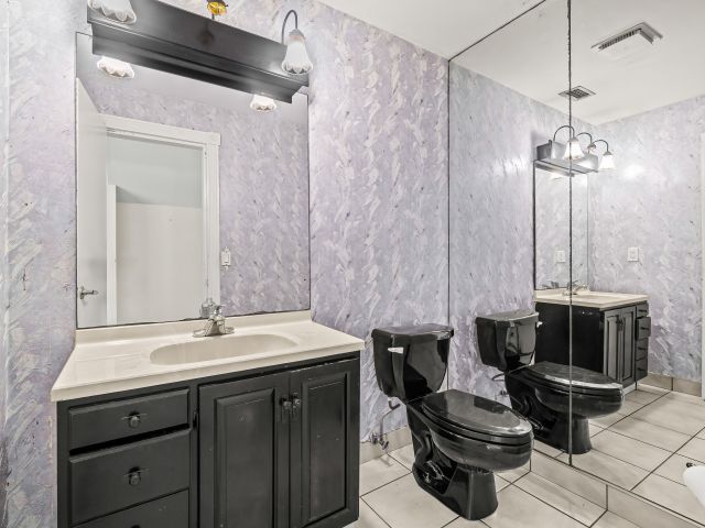 Продажа дома по адресу 77 NW 5th Avenue - фото 6593760