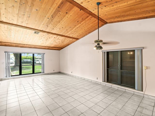 Продажа дома по адресу 77 NW 5th Avenue - фото 6593765