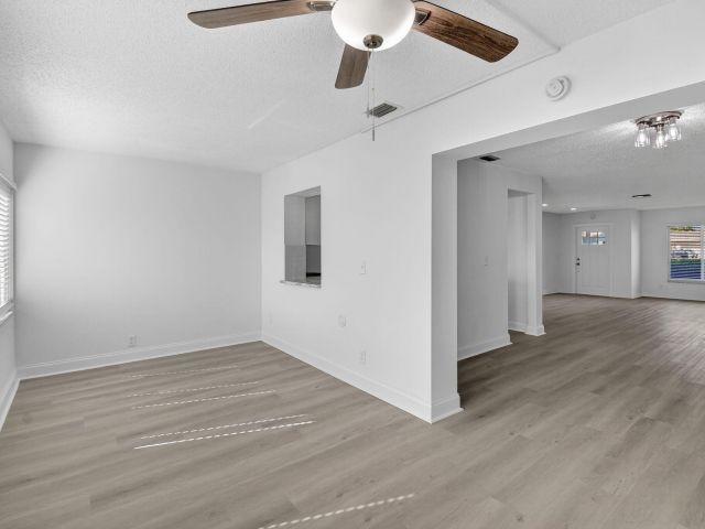 Продажа дома по адресу 14734 Wood Lodge Lane - фото 6595945