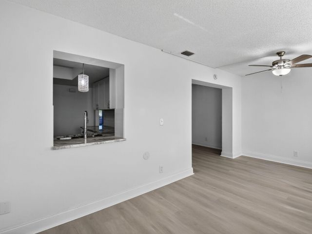 Продажа дома по адресу 14734 Wood Lodge Lane - фото 6595947