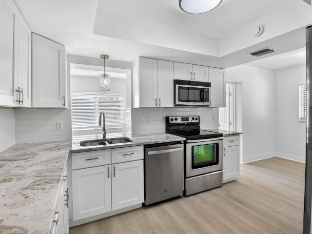 Продажа дома по адресу 14734 Wood Lodge Lane - фото 6595952