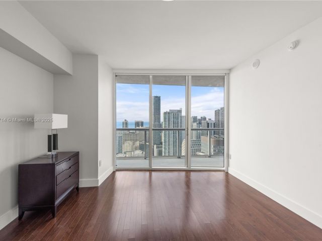 Квартира в аренду номер5003 - фото 6578270