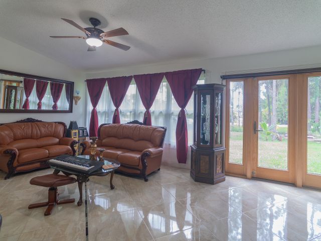 Продажа дома по адресу 13835 41st Lane N - фото 6627305