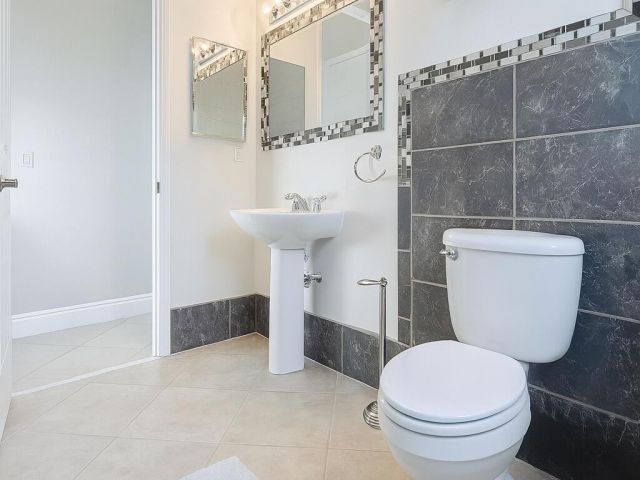 Дом в аренду по адресу 2394 Kemps Bay - фото 6592376