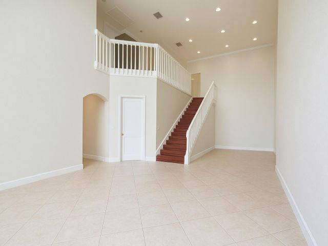 Дом в аренду по адресу 2394 Kemps Bay - фото 6592391