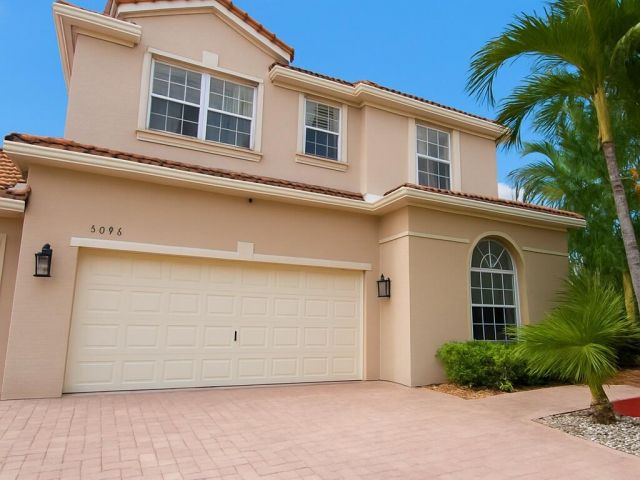 Дом в аренду по адресу 2394 Kemps Bay - фото 6592393