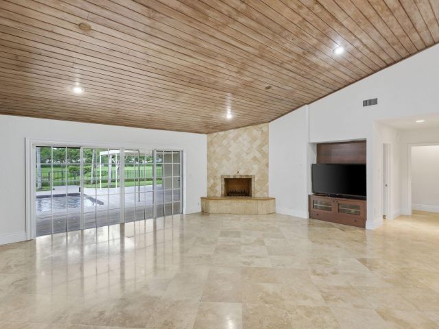 Продажа дома по адресу 2063 NW 19th Way - фото 6622784