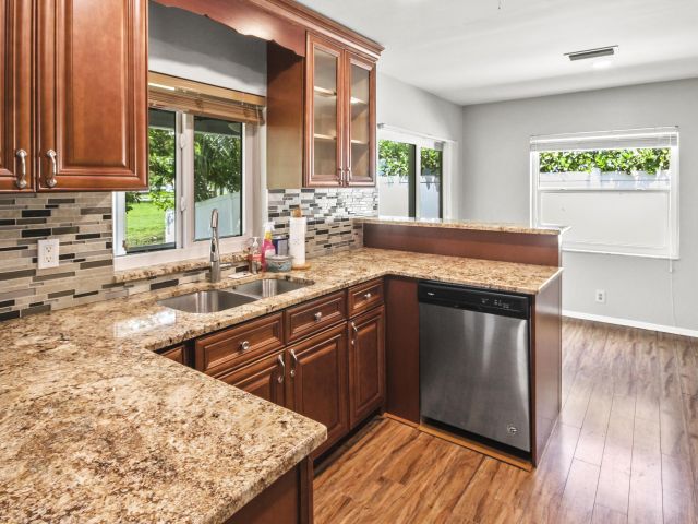 Дом в аренду по адресу 22493 SW 56th Avenue - фото 6593731