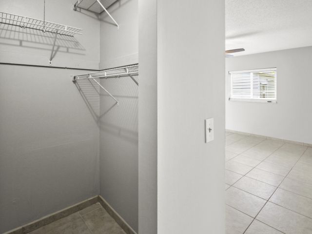 Дом в аренду по адресу 22493 SW 56th Avenue - фото 6593739