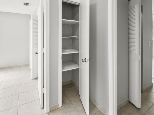 Дом в аренду по адресу 22493 SW 56th Avenue - фото 6593743