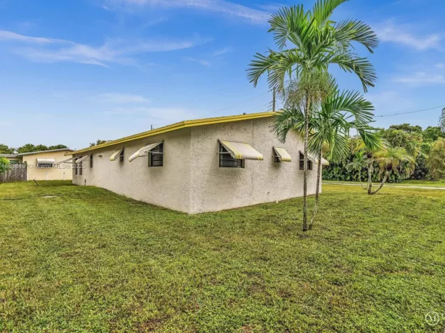 Продажа дома по адресу 228 SW 5th Ave - фото 6586933