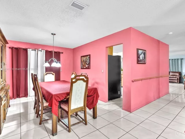 Продажа дома по адресу 228 SW 5th Ave - фото 6586926