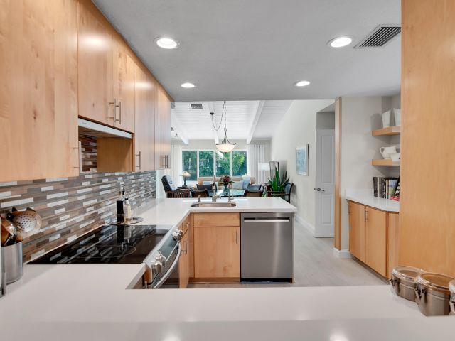 Продажа дома по адресу 2932 Banyan Boulevard Circle NW - фото 6706099