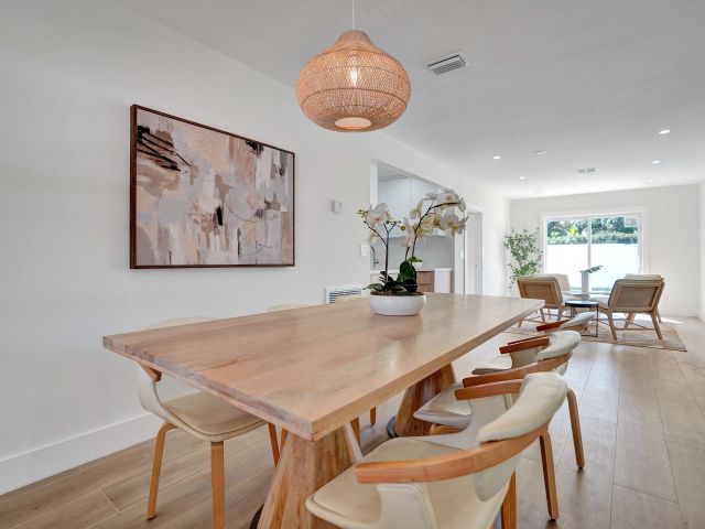 Продажа дома по адресу 530 Kingbird Circle - фото 6616909