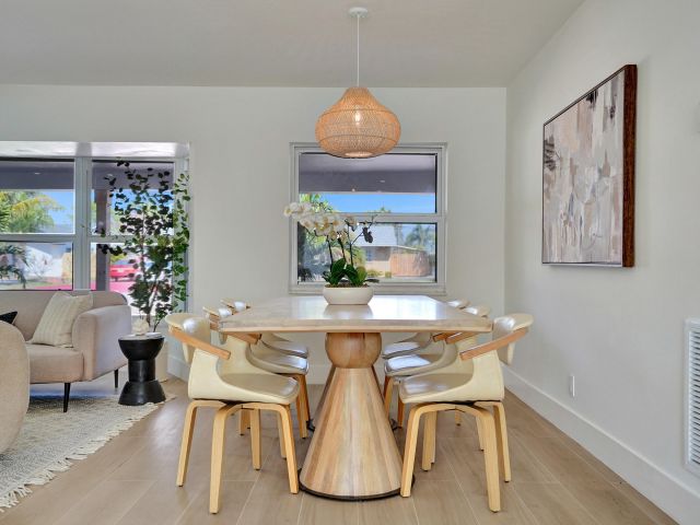 Продажа дома по адресу 530 Kingbird Circle - фото 6616911