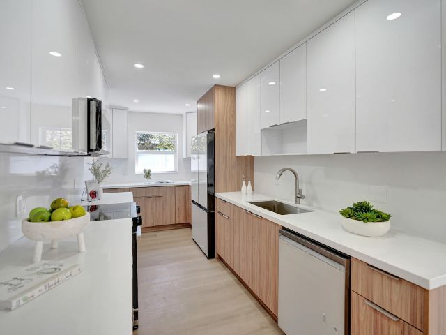 Продажа дома по адресу 530 Kingbird Circle - фото 6616916