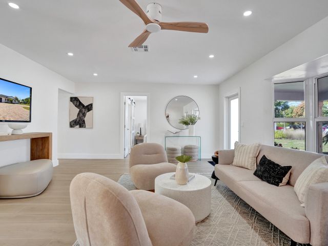 Продажа дома по адресу 530 Kingbird Circle - фото 6616919