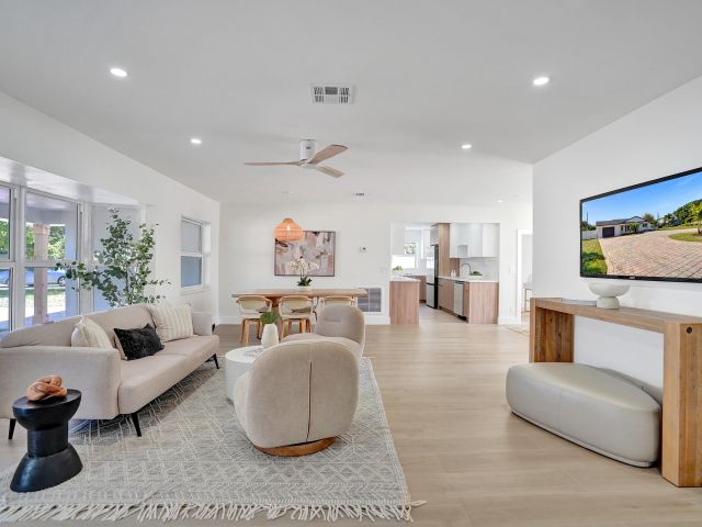 Продажа дома по адресу 530 Kingbird Circle - фото 6616923