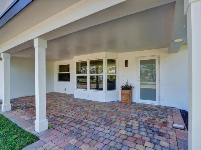 Продажа дома по адресу 530 Kingbird Circle - фото 6616924