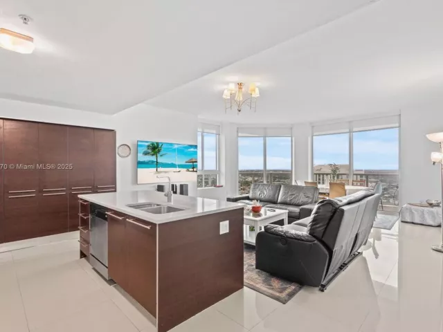 Продажа квартиры #4018 - фото 6616975