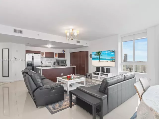 Продажа квартиры #4018 - фото 6616969