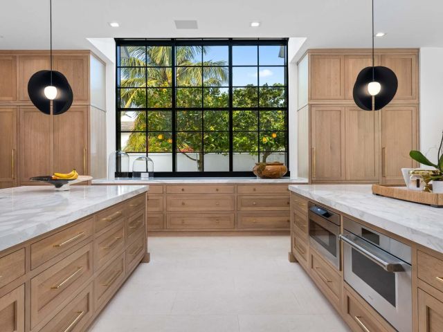 Продажа дома по адресу 734 S Ocean Boulevard - фото 6595168