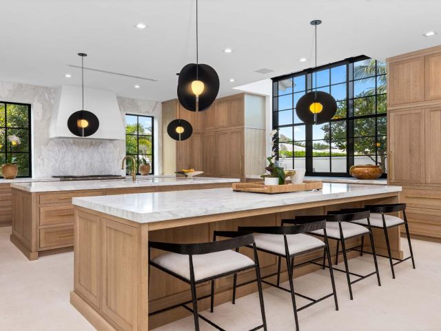 Продажа дома по адресу 734 S Ocean Boulevard - фото 6595169