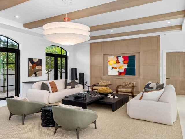 Продажа дома по адресу 734 S Ocean Boulevard - фото 6595173