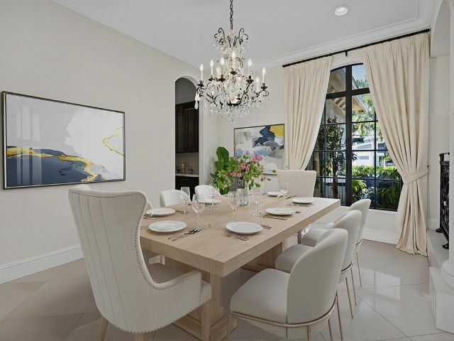 Продажа дома по адресу 838 NE 70th Street - фото 6599094