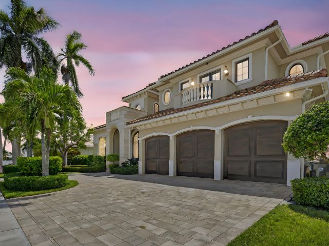 Продажа дома по адресу 838 NE 70th Street - фото 6599100