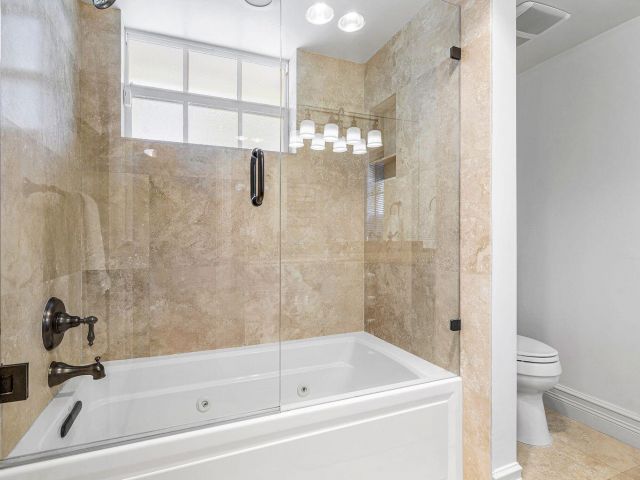 Дом в аренду по адресу 899 Barcelona Drive - фото 6593642