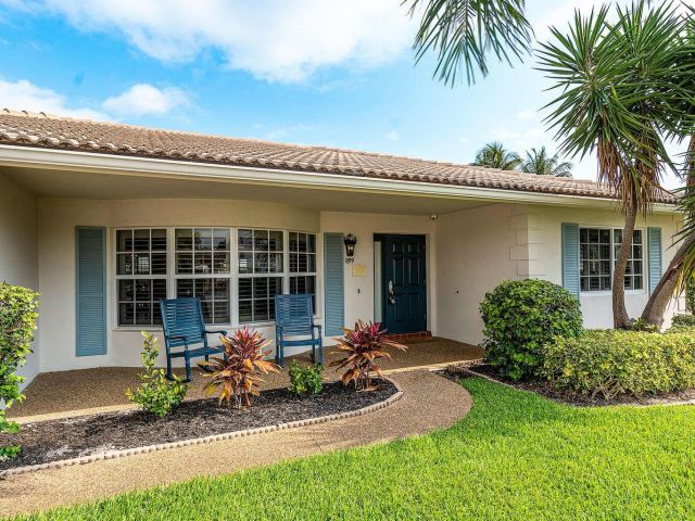 Дом в аренду по адресу 899 Barcelona Drive - фото 6593655