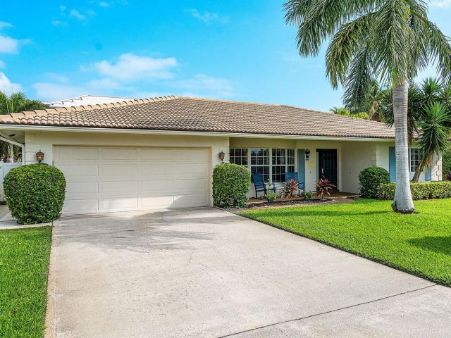 Дом в аренду по адресу 899 Barcelona Drive - фото 6593657