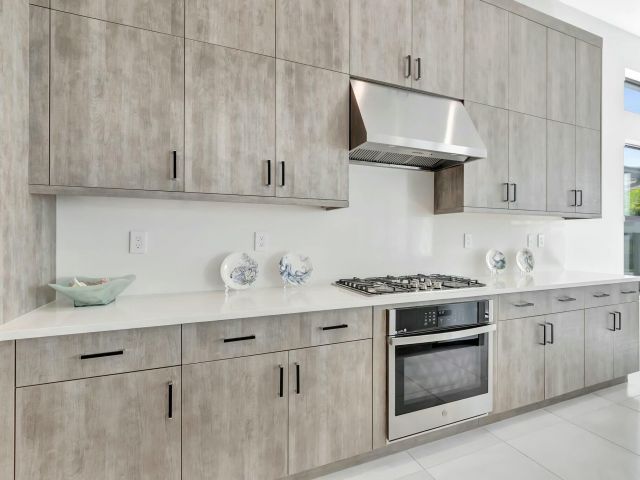 Продажа дома по адресу 8522 Ganton Drive - фото 6644635