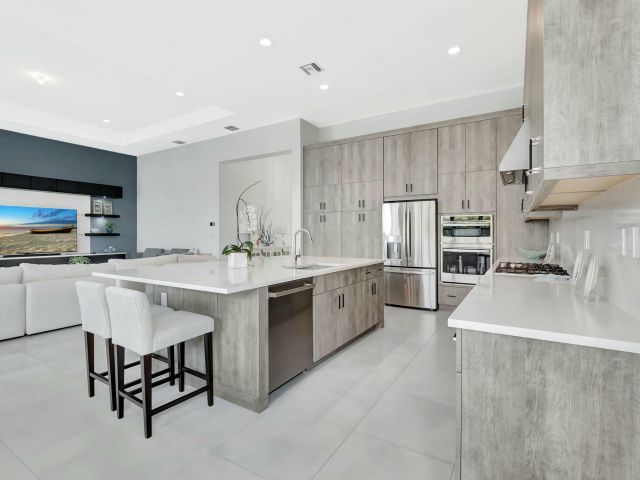 Продажа дома по адресу 8522 Ganton Drive - фото 6644638