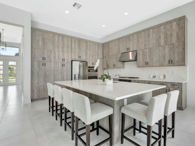 Продажа дома по адресу 8522 Ganton Drive - фото 6644639