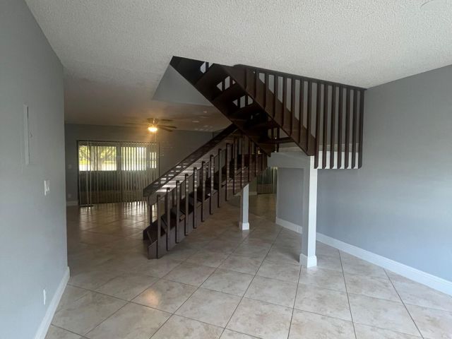 Дом в аренду по адресу 5184 Jog Lane - фото 6619790