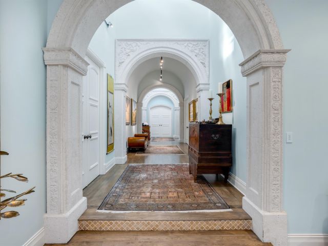 Продажа дома по адресу 799 Sanctuary Drive - фото 6593307