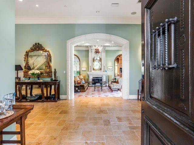 Продажа дома по адресу 799 Sanctuary Drive - фото 6593320