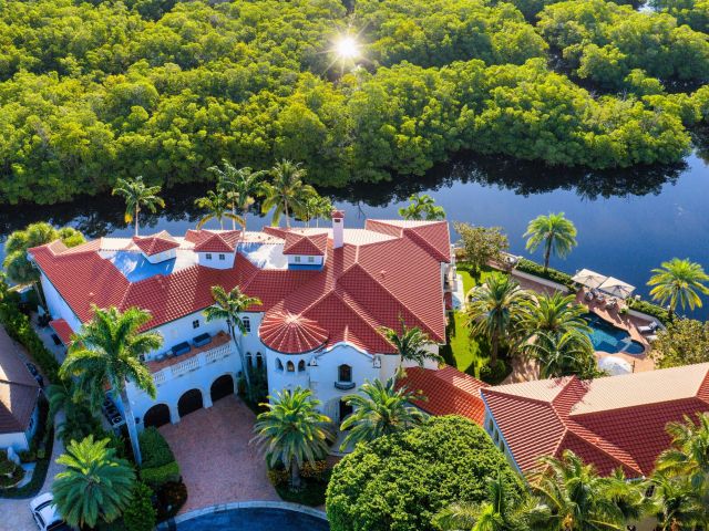 Продажа дома по адресу 799 Sanctuary Drive - фото 6593321