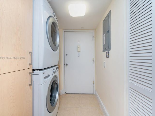 Продажа квартиры #E501 - фото 6605965