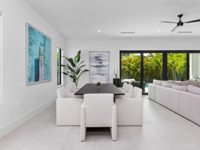 Продажа дома по адресу 698 Jeffery Street - фото 6593564