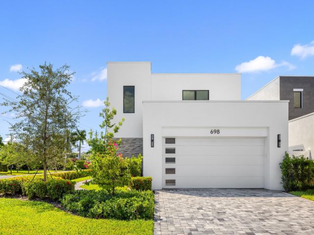 Продажа дома по адресу 698 Jeffery Street - фото 6593570