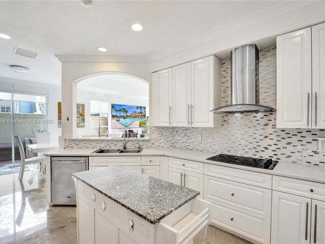 Дом в аренду по адресу 1468 Mariner Way - фото 6594414