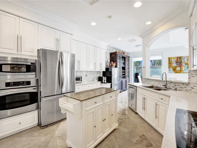 Дом в аренду по адресу 1468 Mariner Way - фото 6594417