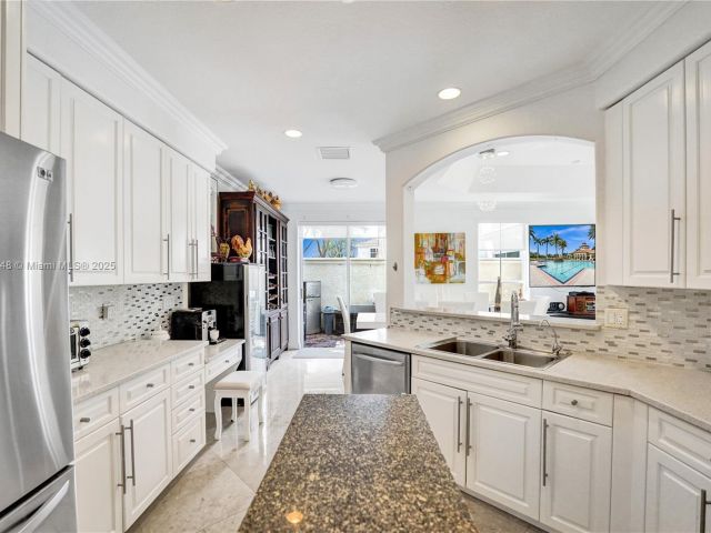 Дом в аренду по адресу 1468 Mariner Way - фото 6594418